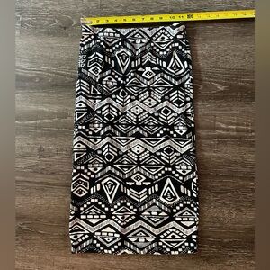 Black and white stretchy waist pencil skirt Small